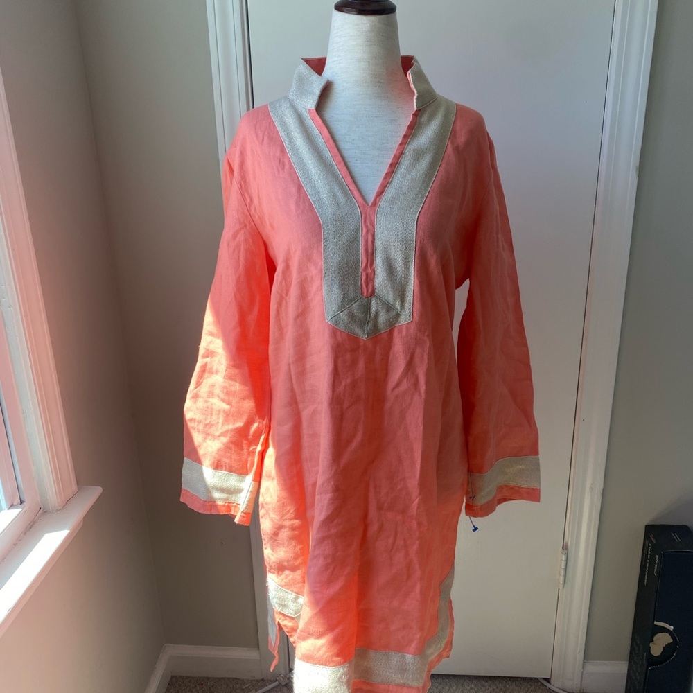 SAIL TO SABLE Coral Tunic with White Accents